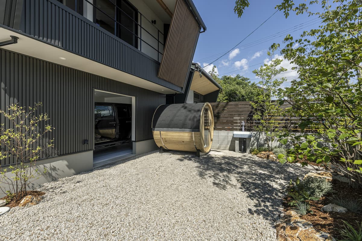 サウナ付きガレージハウスの実例