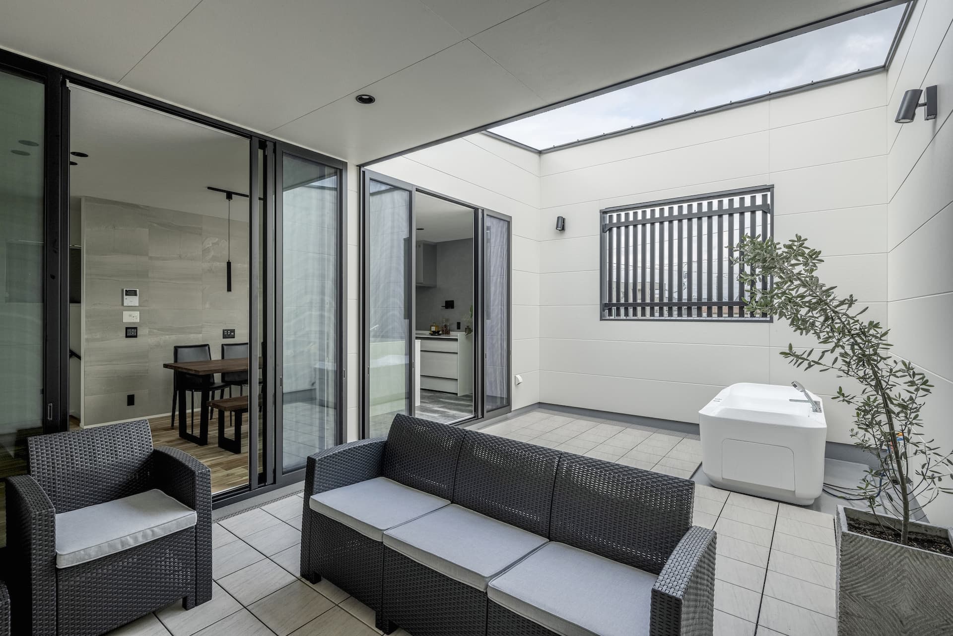 春日テラスのアウトドアリビング